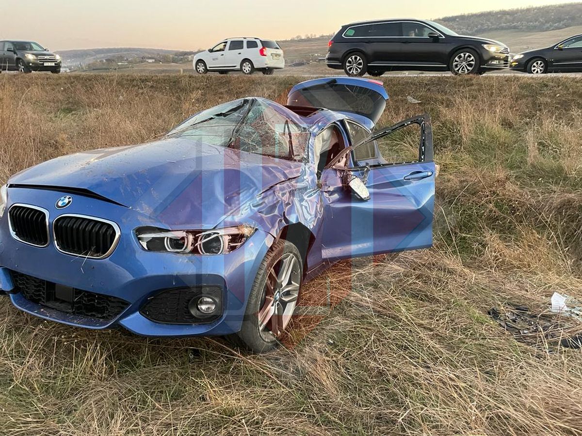 Accident rutier în localitatea ieșeană Uricani. Un BMW a ajuns pe câmp – Exclusiv, Galerie Foto