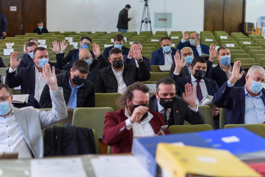 Consilierii județeni PMP Iași au completat lista cu drumurile din Iași pe care se vor efectua lucrări de reparație