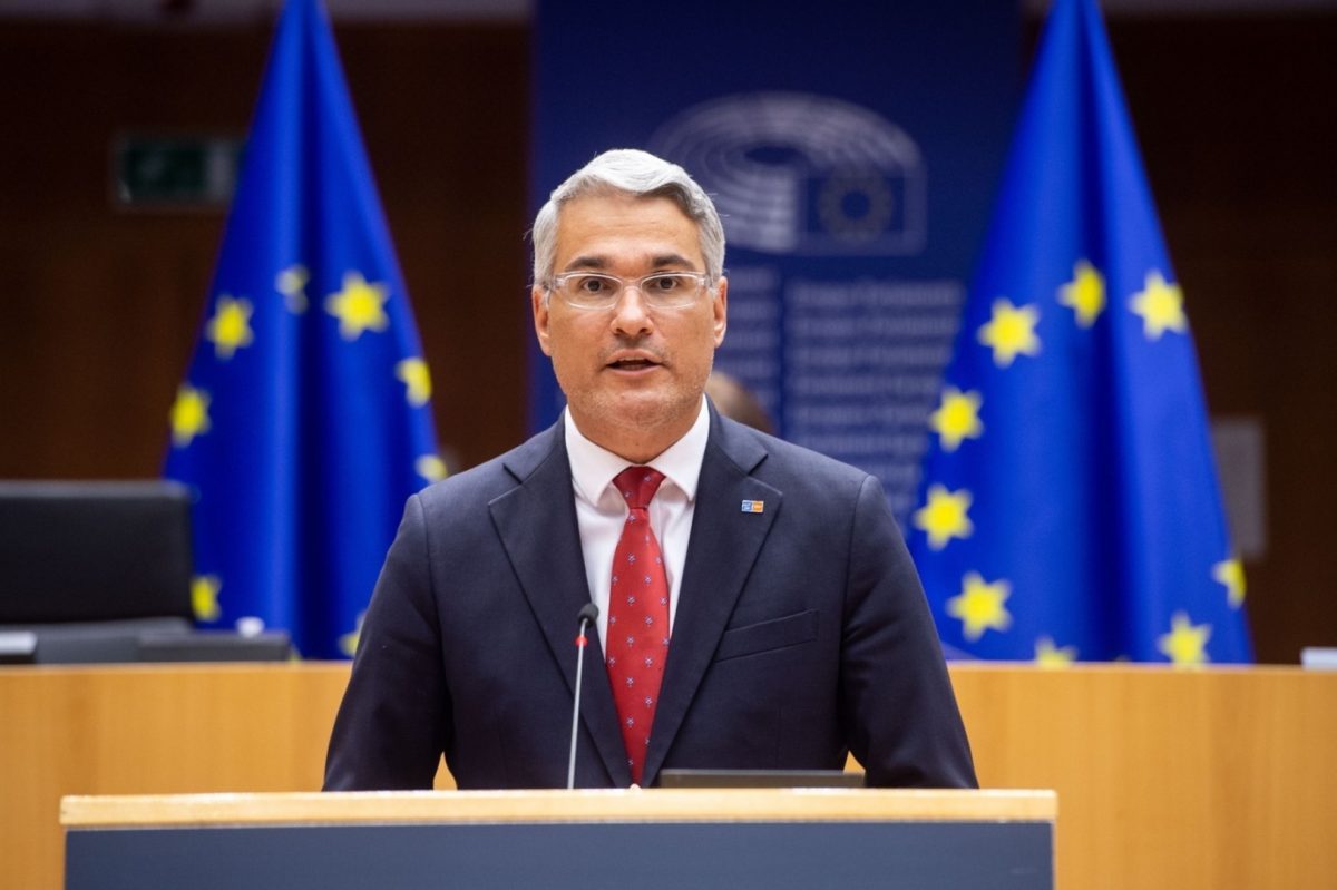 Aviz negativ pe bandă rulantă. Ministrul propus al Finanțelor, Dragoș Pîslaru, a primit 16 voturi împotrivă