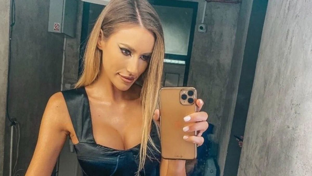 Gabriela Prisăcariu, top modelul cu studii juridice care l-a făcut tătic pe Dani Oțil