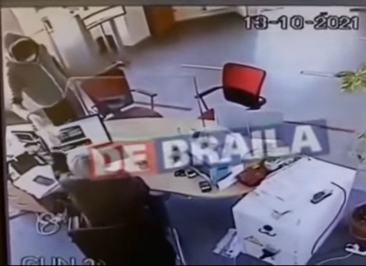 Jaf la o bancă din Brăila. Noi detalii despre incident: Poliția încă îl caută pe infractor – VIDEO