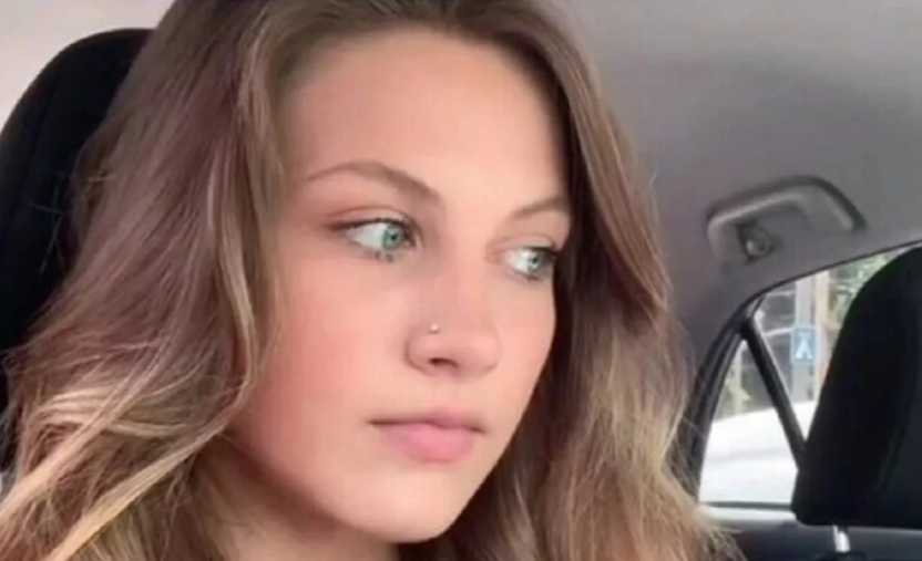 O tânără de 21 de ani este mama unei fete de 15 ani. Cum a fost posibil totul?