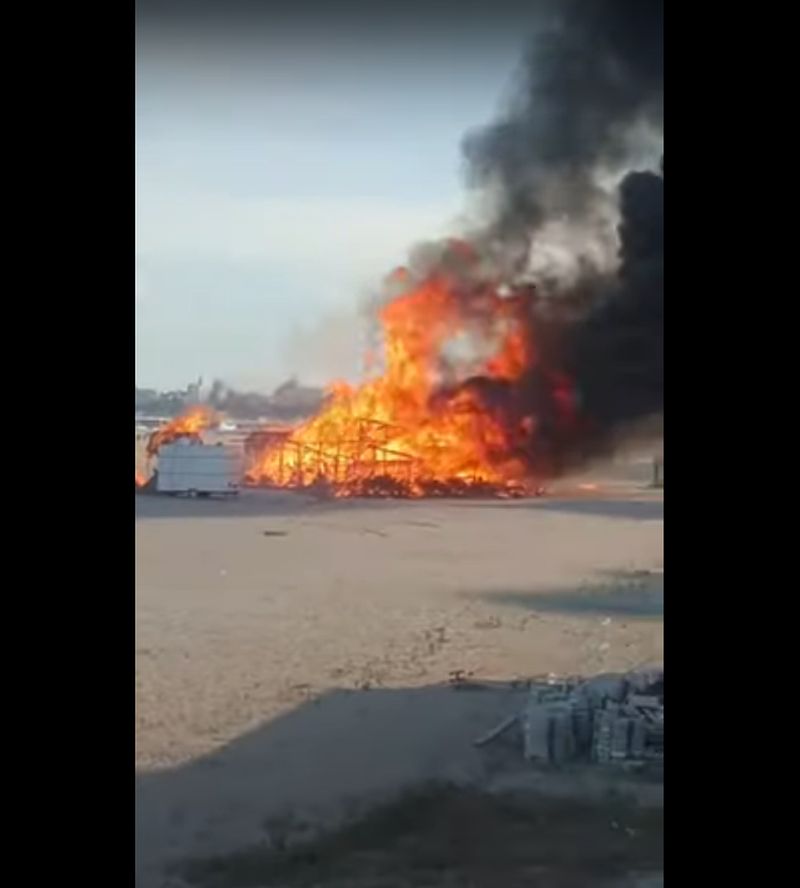Niște copii din Constanța au dat foc la un bar de pe faleză: „Incendiul avea deja 5 metri” – VIDEO