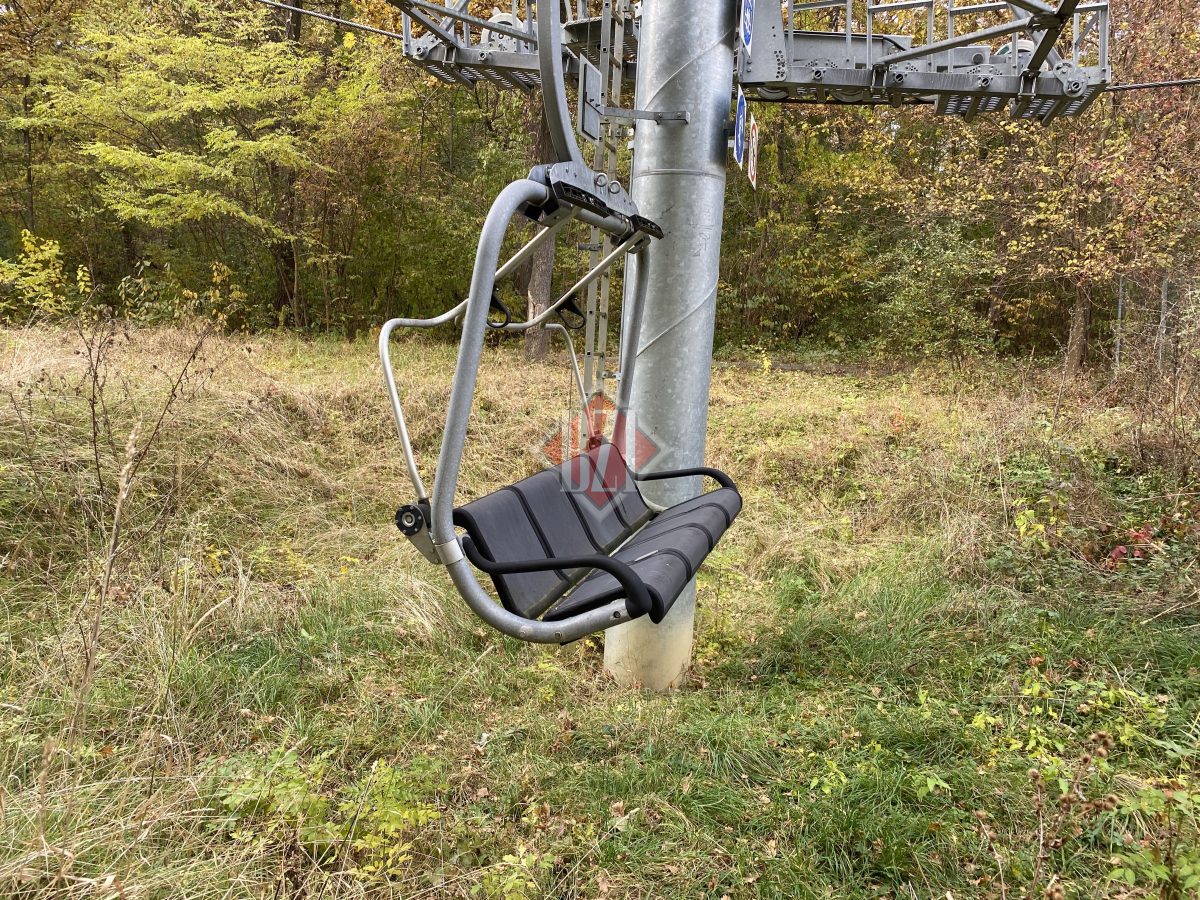 Un șofer a blocat 50 de persoane în telescaun, după ce a intrat cu mașina într-o zonă interzisă