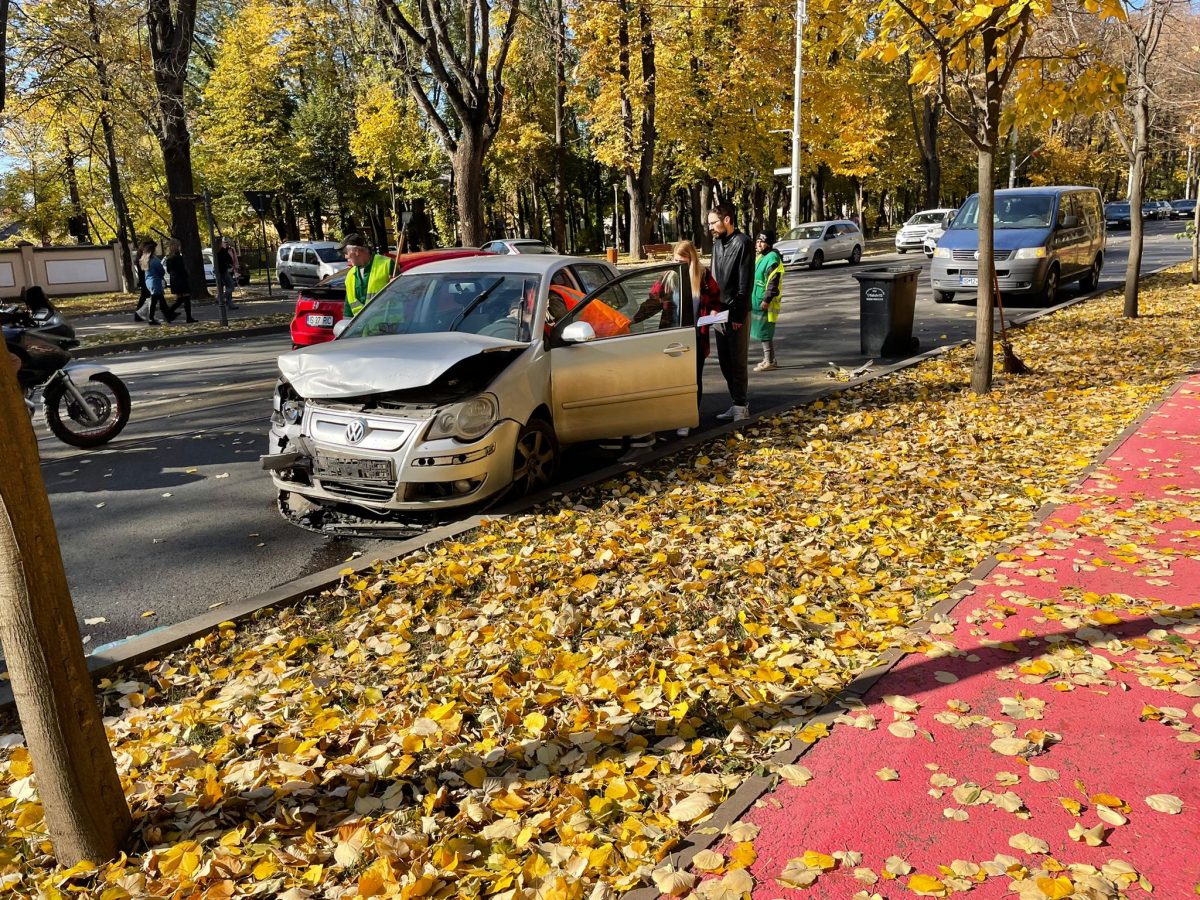 Accident pe Copou. Au fost implicate două autoturisme -FOTO, VIDEO