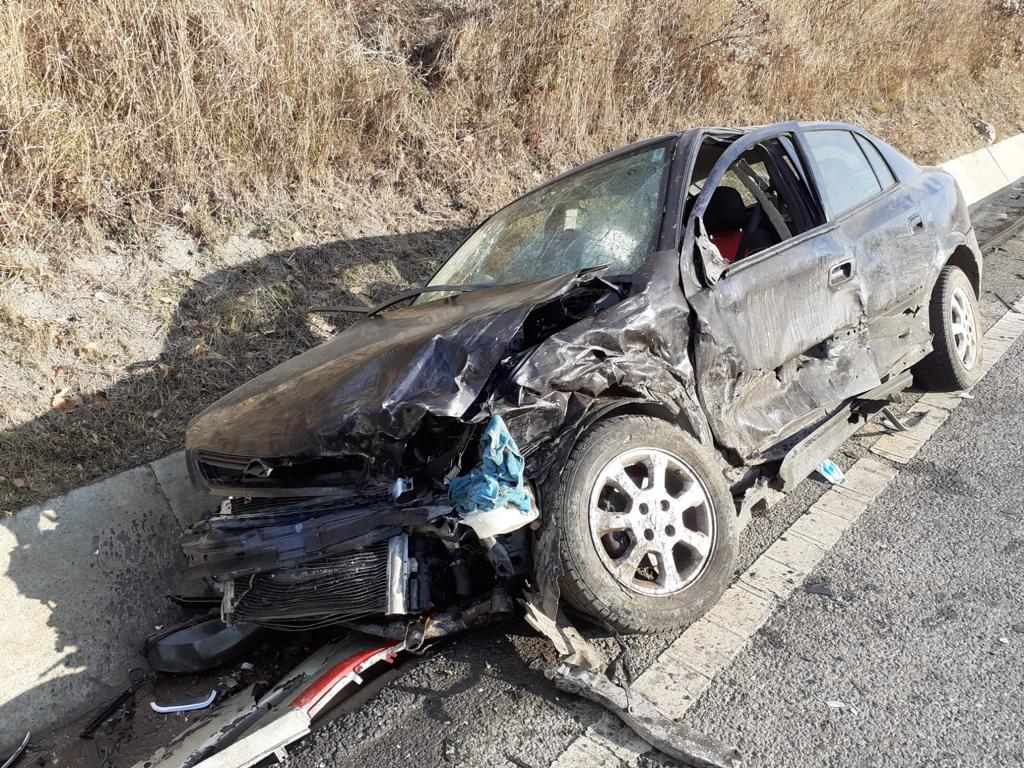 Accident grav în zona Dobrina la ieșirea din municipiul Huși spre Crasna. A fost implicat și un autoturism cu numere de înmatriculare de Iași