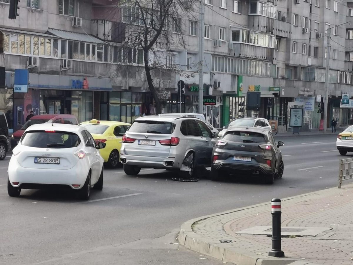 Accident rutier pe bulevardul Independeței. Două mașini au intrat în coliziune -EXCLUSIV