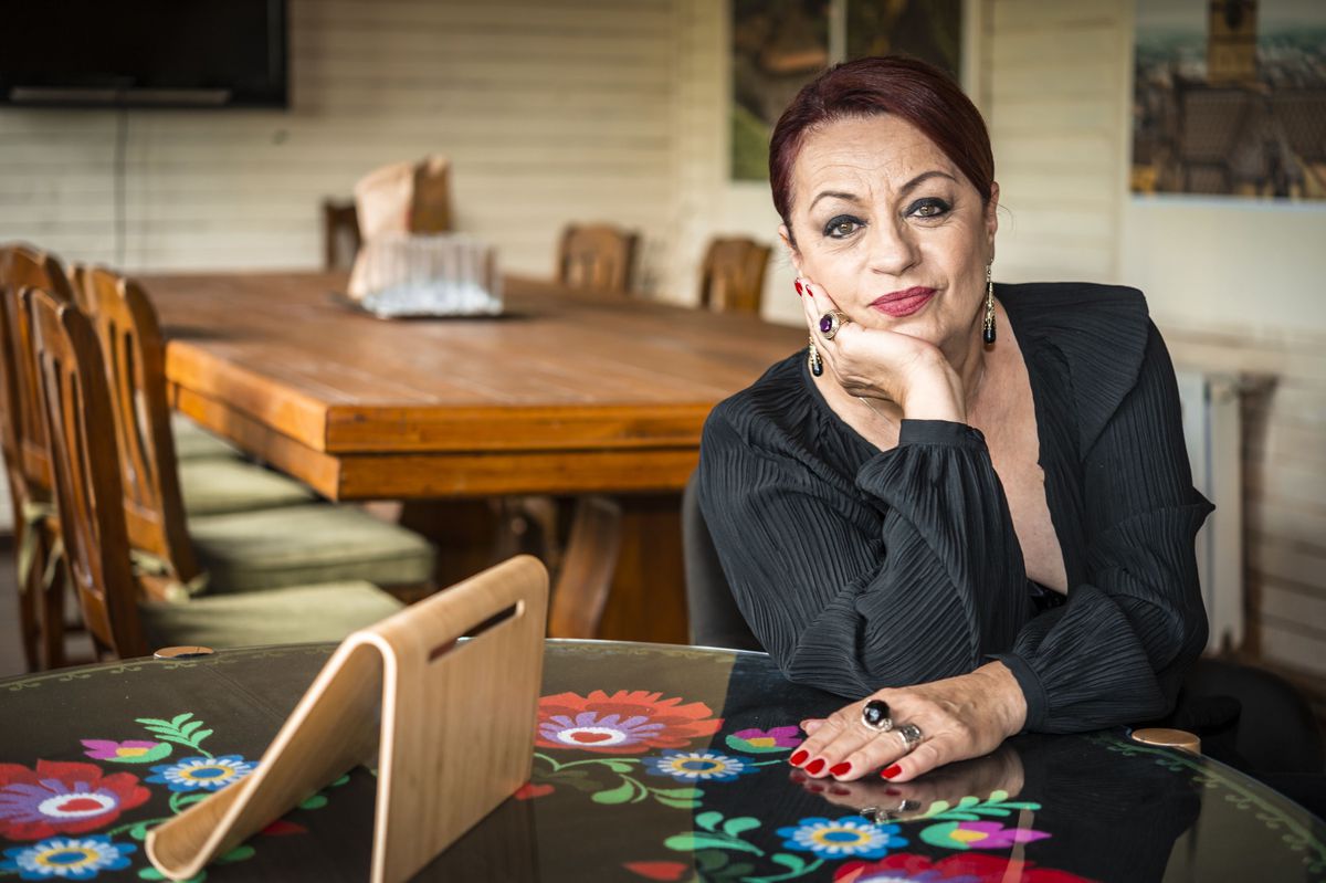 Adriana Trandafir, biografie incompletă pe Wikipedia. Cum se descurcă actrița la Asia Express