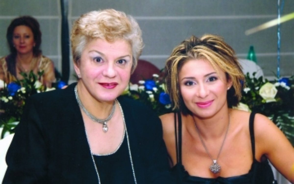 Anamaria Prodan, mesaj de la mama sa. Ionela Prodan i-a apărut în vis și a sfătuit-o în legătură cu divorțul de Laurențiu Reghecampf: ,,Universul complotează”