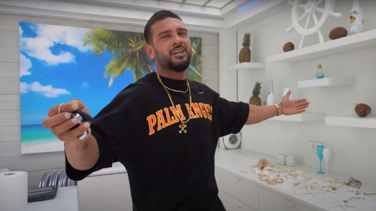 Clipe de coșmar pentru Dorian Popa în Grecia. Artistul a fost percheziționat, pus lângă mașină și căutat de autorități în buzunare