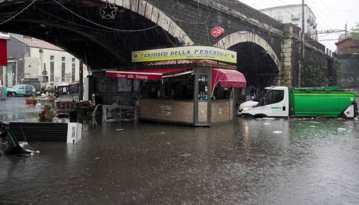 Avertizare meteo! Cod roșu în sudul Italia din cauza unui ciclon puternic. Au fost raportate două persoane decedate – FOTO, VIDEO