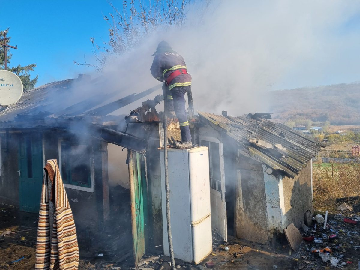 Incendiu la o casă din localitatea Totoești, comuna Erbiceni, judeţul Iaşi