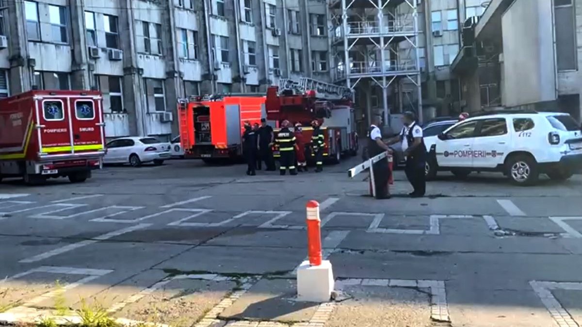 Plan roșu de intervenție a fost activat. Incendiu la Spitalul de Boli Infecțioase din Constanța – LIVE VIDEO