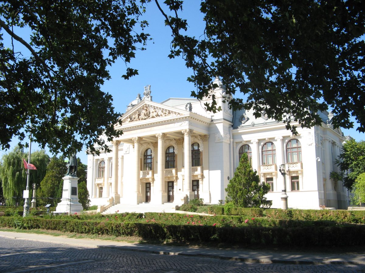 Opera Națională Română Iași este în doliu! A murit o mare legendă a muzicii