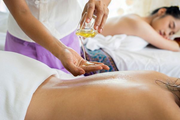 Ar trebui să vă îmbunătățiți masajul la un masaj CBD?