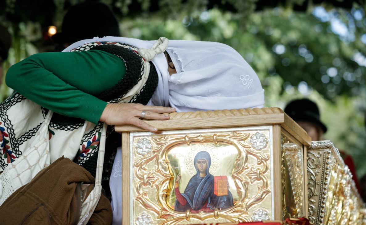 Câți pelerini au venit să se închine la racla cu moaștele Sfintei Cuvioase Parascheva din Iași în ultimele ore