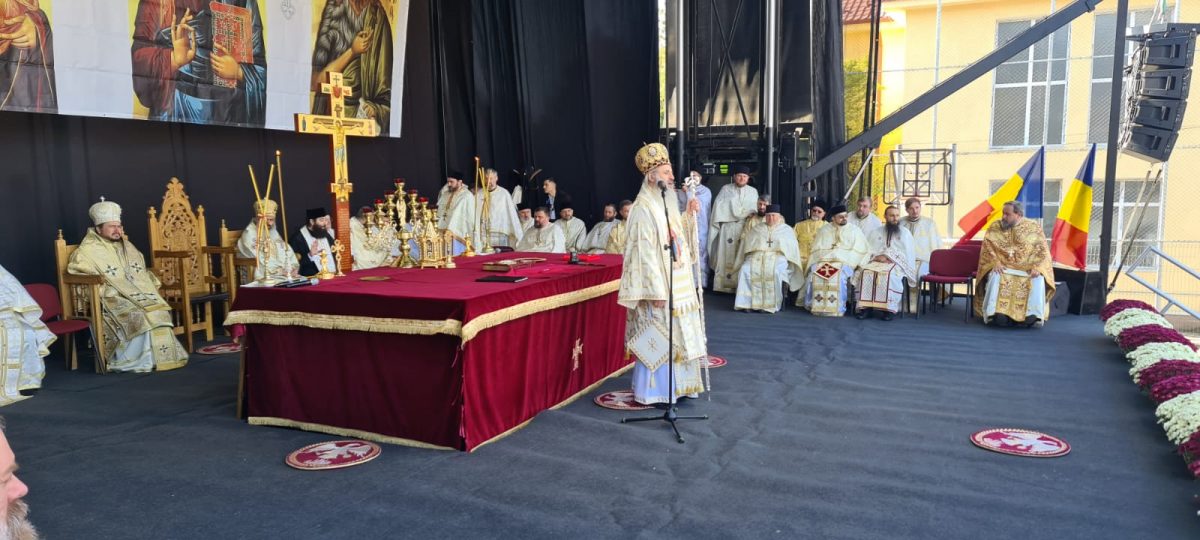 Sfințirea Bisericii Parohiei Sfânta Mahramă a Domnului și „Sfinții Martiri Brâncoveni” din Iași -FOTO
