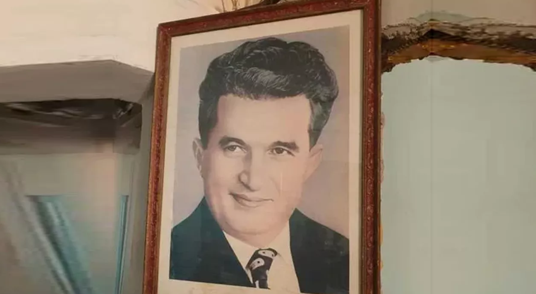 Ai așa ceva pe acasă? Cu câți lei se vinde acum un tablou cu Nicolae Ceaușescu