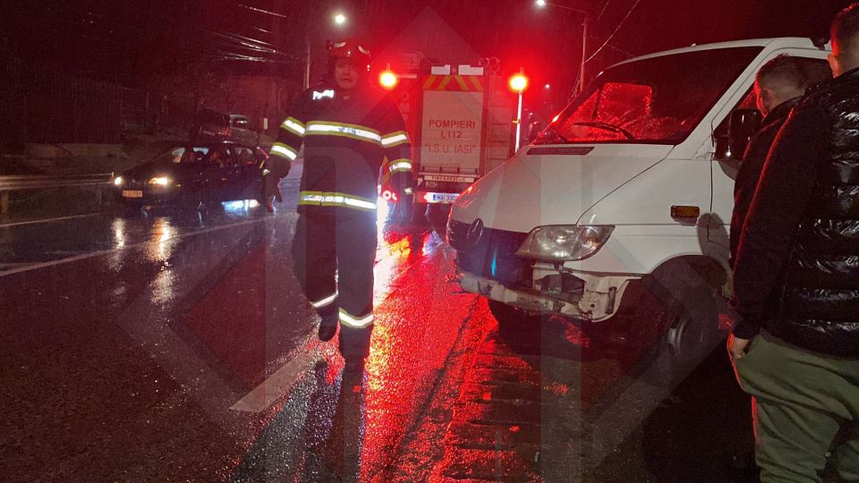 Accident rutier în localitatea ieșeană Uricani. O camionetă a lovit o țeavă de gaz – Exclusiv, Galerie Foto