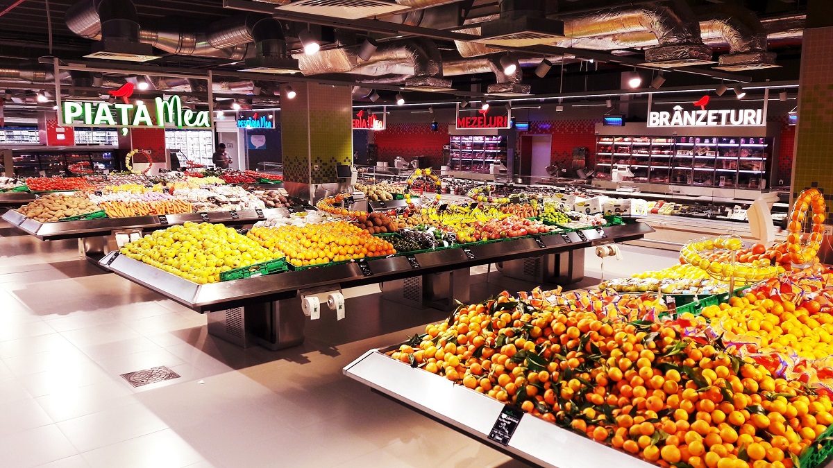 Auchan intră cu supermarketuri în rețeaua Family Market dezvoltată de compania IULIUS