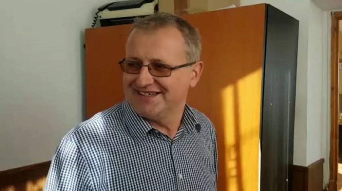 Primarul comunei Şotrile, condamnat pentru pornografie infantilă, repus în funcție. Decizia este definitivă