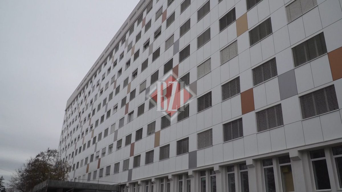 Un bebeluş şi mama sa, infectaţi cu tulpina Omicron. Aceştia s-au întors din Marea Britanie. Copilul a fost transferat la Spitalul Sf. Maria din Iași