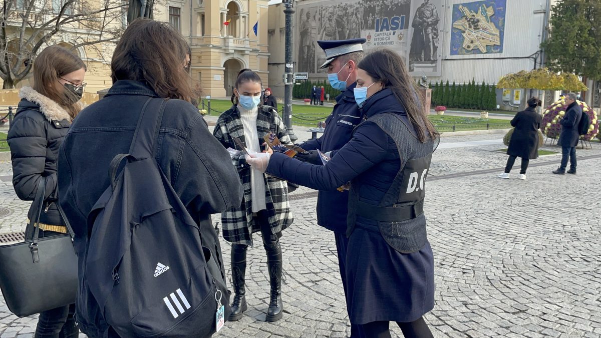 Campanie de prevenire a corupției, organizată de jandarmi în municipiul Iași – GALERIE FOTO