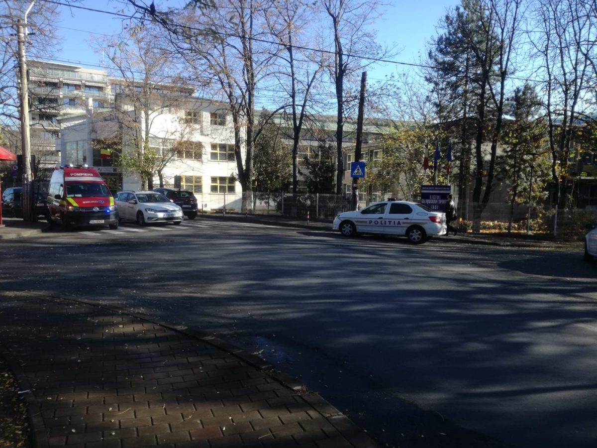 Ce riscă elevul de la LPS Iași care a pulverizat spray paralizant și un profesor a ajuns la spital. Poziţia oficială a ISJ Iaşi