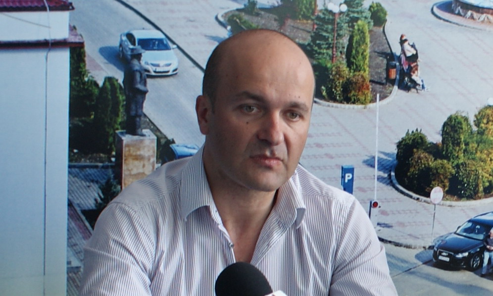 Dreptul la informații îngrădit de primarul Marius Pintilie. Jurnaliștii din Pașcani care vor să se acrediteze trebuie să prezinte CV-ul