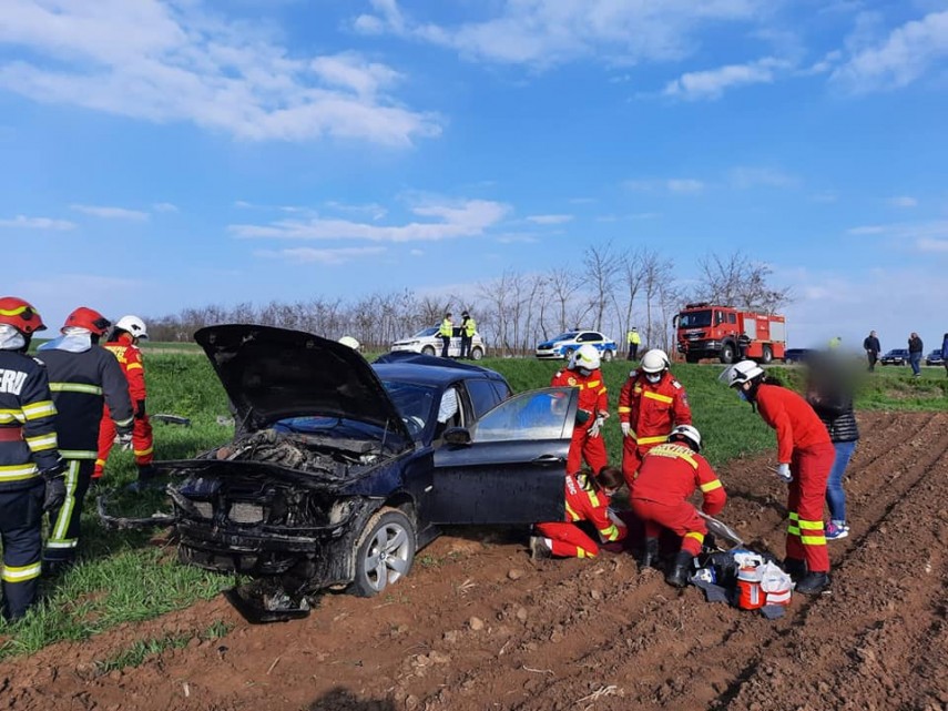 Două femei, rănite grav într-un accident feroviar. Una dintre victime, proiectată prin parbriz