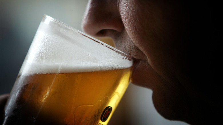 Cât alcool are o bere: Unele depășesc alcoolemia unei tării