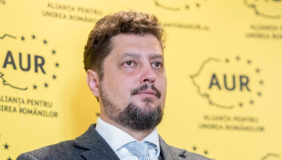AUR iese la atac: ,,Generalul Ciucă minte, la fel cum a mințit și când a promis că nu va intra niciodată în politică”. Ce îi așteaptă pe români de la 1 ianuarie