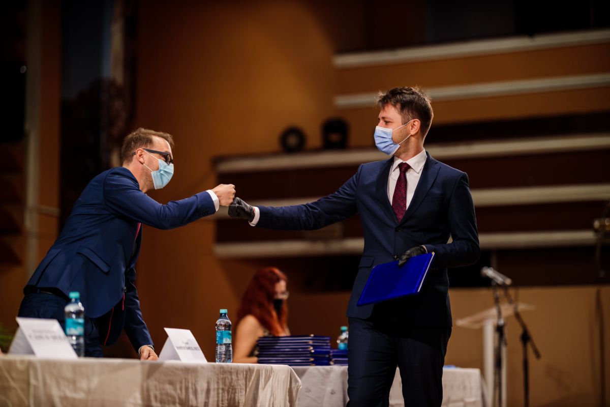 Primarul Dominic Fritz şi viceprimarul Timișoarei Ruben Lațcău, audiaţi de poliţişti