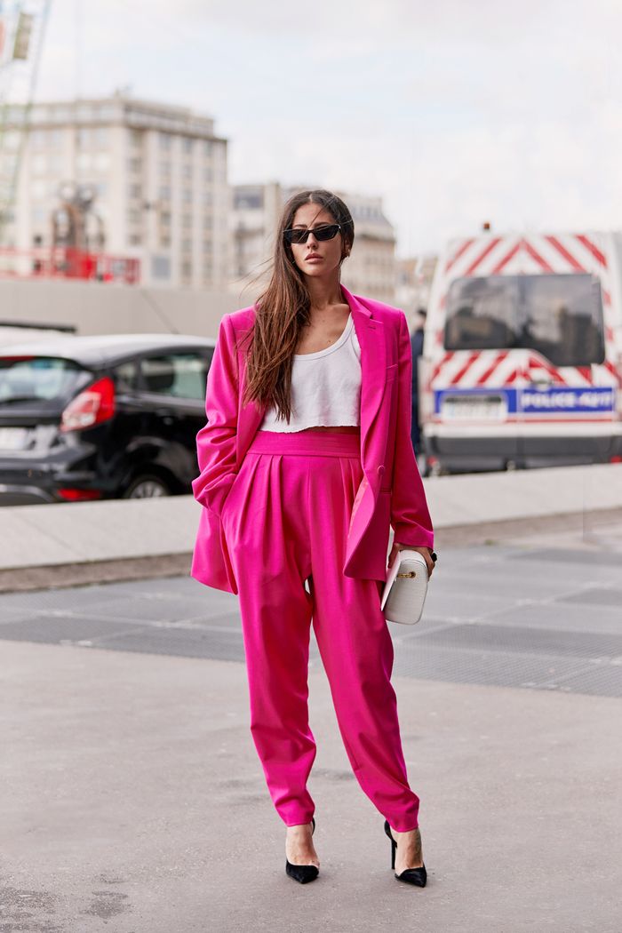 Fuchsia: Culoare care a înnebunit „fashionistele“ în sezonul de iarnă!