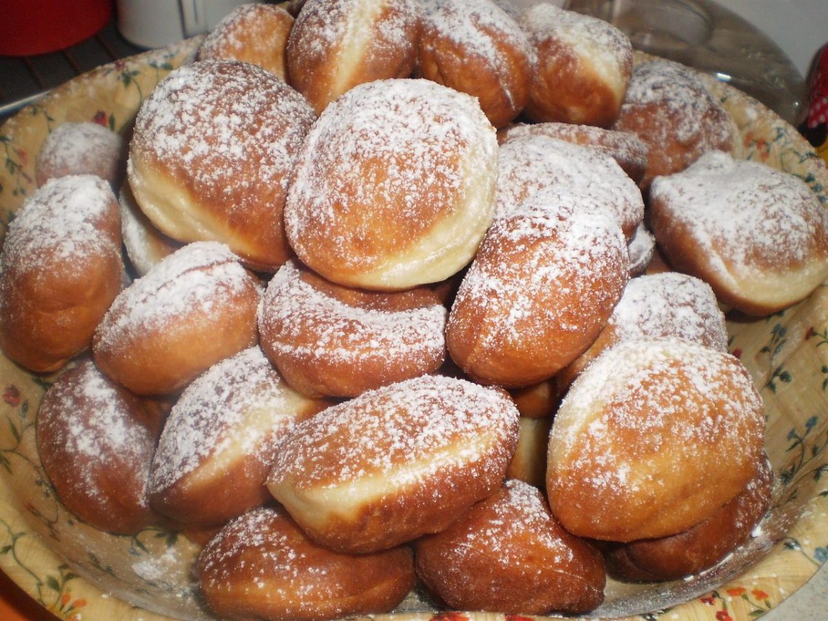 Gogoși ca la bunica: Gustul copilăriei într-un desert minunat