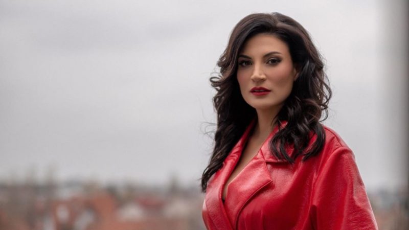 Ioana Ginghină a pozat nud? Ce spune actrița despre fotografiile în ipostaze provocatoare 