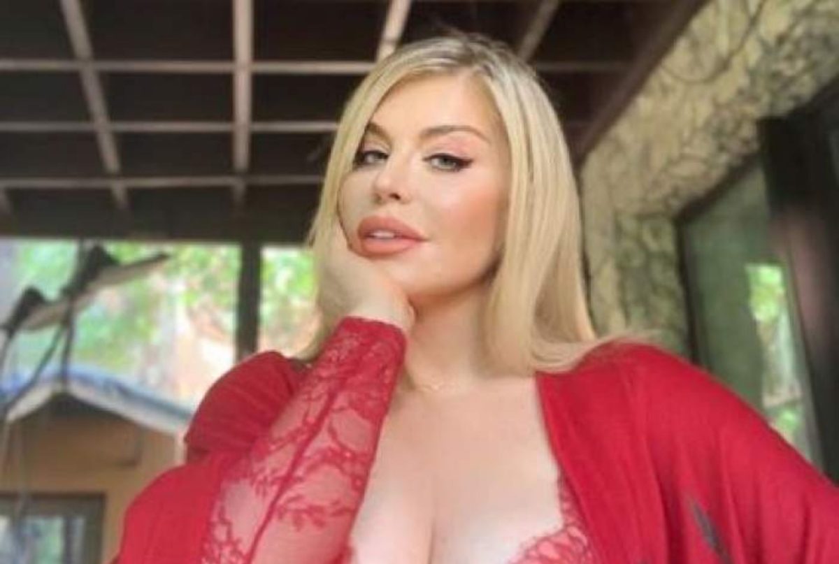 Loredana Groza, cu bustul la vedere pe Instagram. Unii fani abia au recunoscut-o