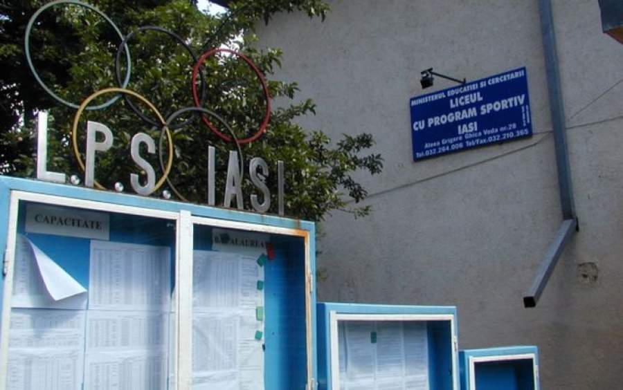 Un profesor de la Liceul cu Program Sportiv Iaşi a ajuns la spital, după ce un elev a pulverizat pe fereastra spray lacrimogen
