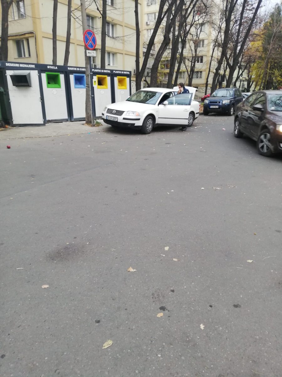 Imagini de senzație cu un politician din Iași! Prins cu ocaua mică în mână lângă ghena de gunoi – FOTO