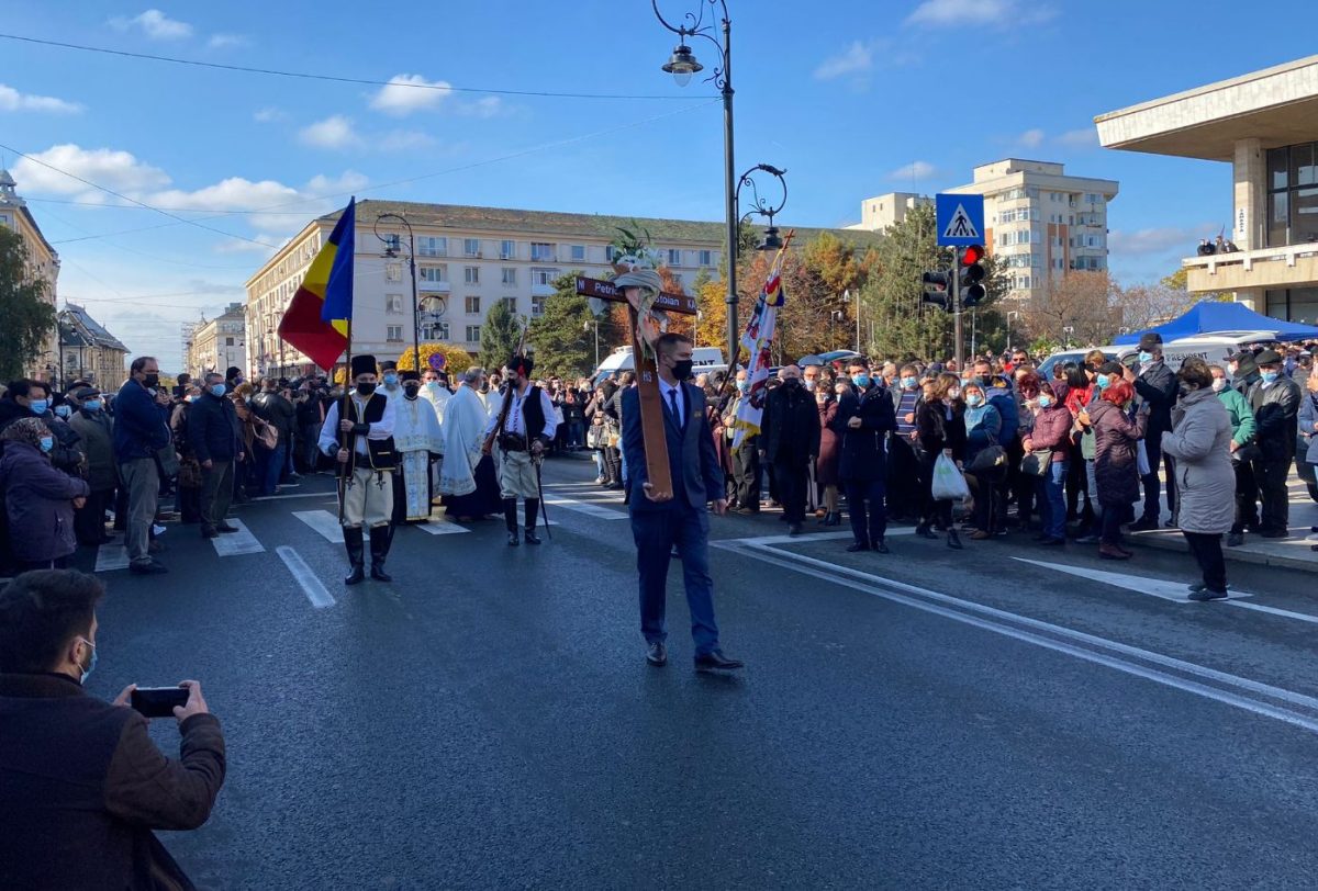 Petrică Mâțu Stoian, înmormântare fastuoasă. Mii de oameni l-au condus pe ultimul drum