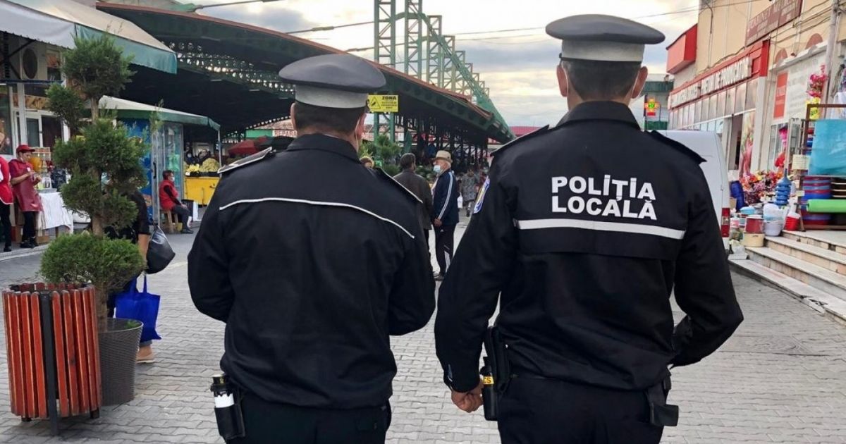 Aproximativ 100 de polițiști locali din  vor fi concediați pentru că au picat un test cu doar 5 intrebări , cu răspunsurile pe masă