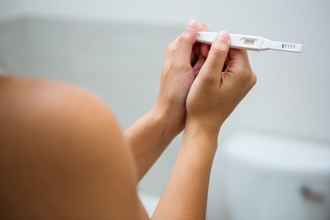 Poți face test de sarcină când ești pe ciclu menstrual: Sângerarea apare și în perioada sarcinii