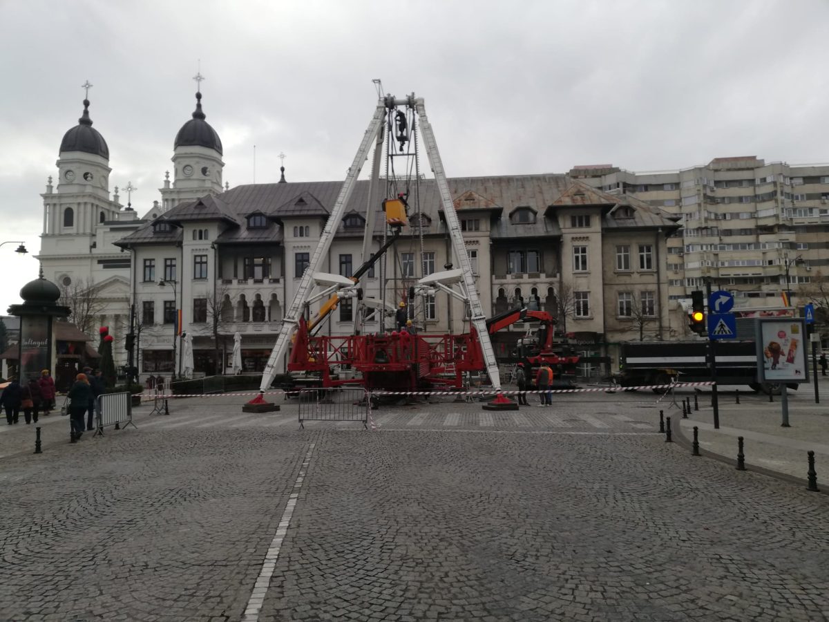 Se montează roata de pe bulevardul Ștefan cel Mare! Primarul Mihai Chirica a verificat lucrările -FOTO