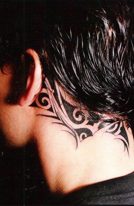 Tatuaje pe gât: Cum alegi cel mai „cool“ model pentru tine