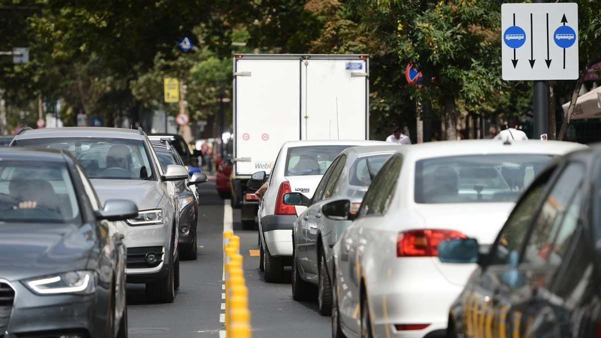 Atenție, șoferi! Postările din trafic aduc amenzi uriașe