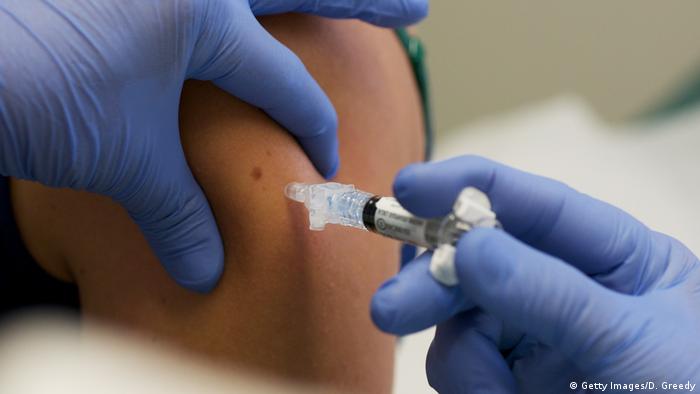 DNA solicită ministerului de Finanțe actele privind achiziția de vaccinuri