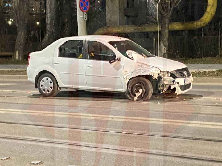 Accident rutier în zona Tudor Vladimirescu din Iași. Două autoturisme au fost implicate în coliziune – Exclusiv, Galerie Foto