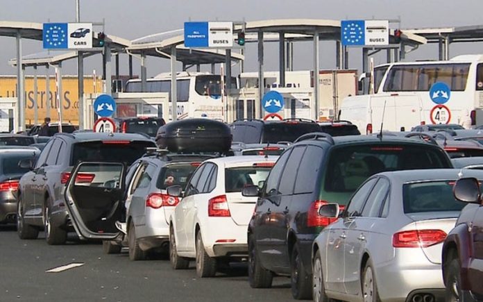 Aglomerație mare la granițe: câți români au intrat în țară, înainte de Crăciun