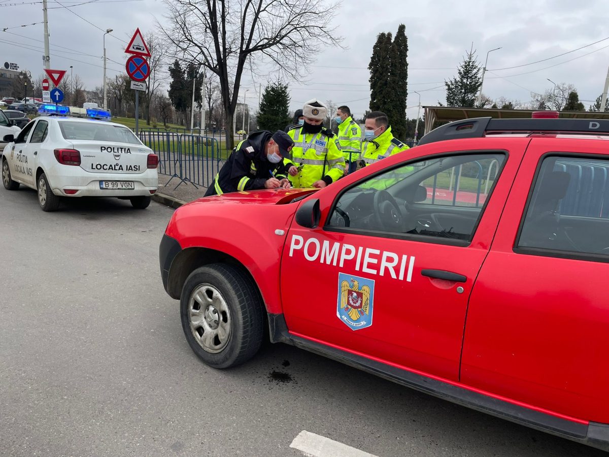 Scene ireale la laşi! Un bărbat a venit cu o bombă sub braţ în faţa Palatului Culturii. Pompierii şi Poliţia au ajuns la faţa locului – EXCLUSIV/FOTO