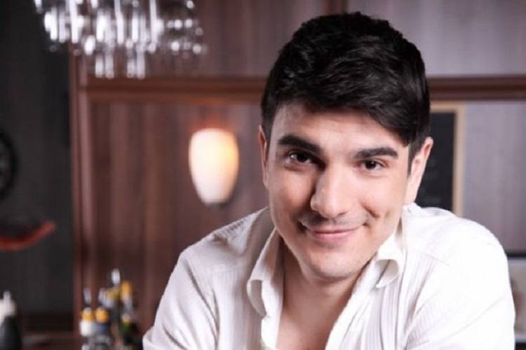 Alex Bogdan, un actor controversat. De ce a fost criticat de public juratul de la Masked Singer România